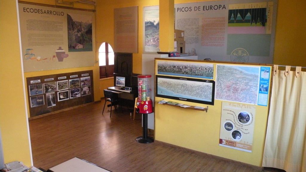 Albergue La Estacion Llanes Luaran gambar