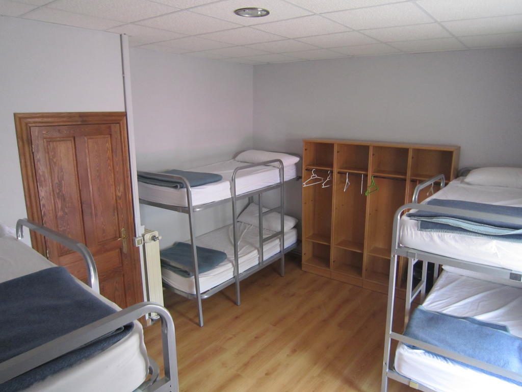 Albergue La Estacion Llanes Bilik gambar